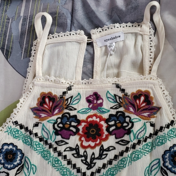 Top - Picture 2 of 3